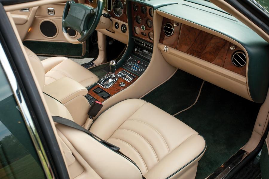 Интерьер Bentley Continental R Millenium Edition 2000 года  (фото 7 из 8)